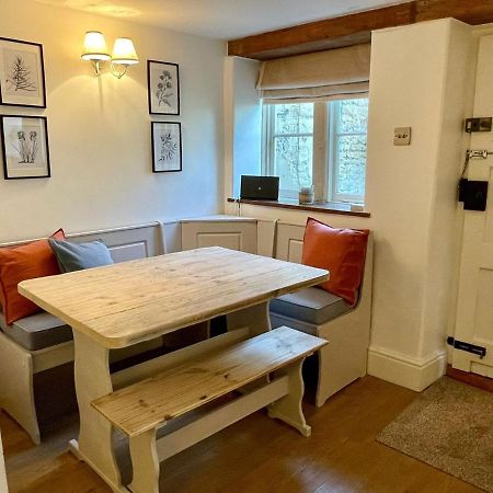 Hebe Cottage - Idyllic And Homely With Attention To Detail Atworth Exteriér fotografie