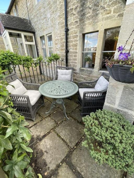 Hebe Cottage - Idyllic And Homely With Attention To Detail Atworth Exteriér fotografie