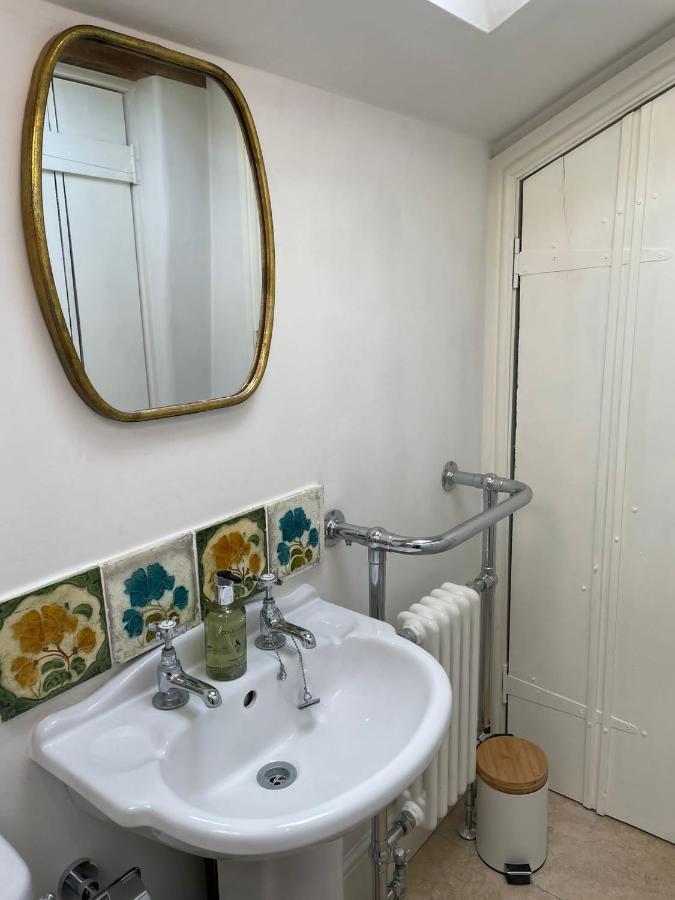 Hebe Cottage - Idyllic And Homely With Attention To Detail Atworth Exteriér fotografie