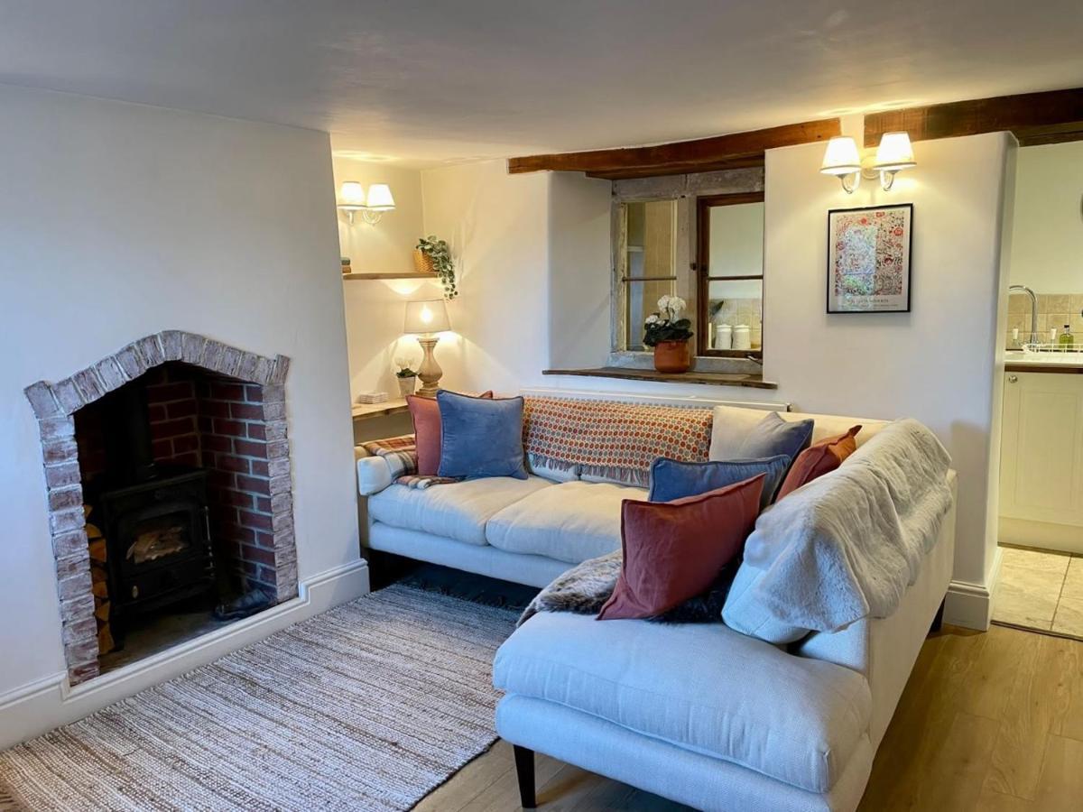 Hebe Cottage - Idyllic And Homely With Attention To Detail Atworth Exteriér fotografie